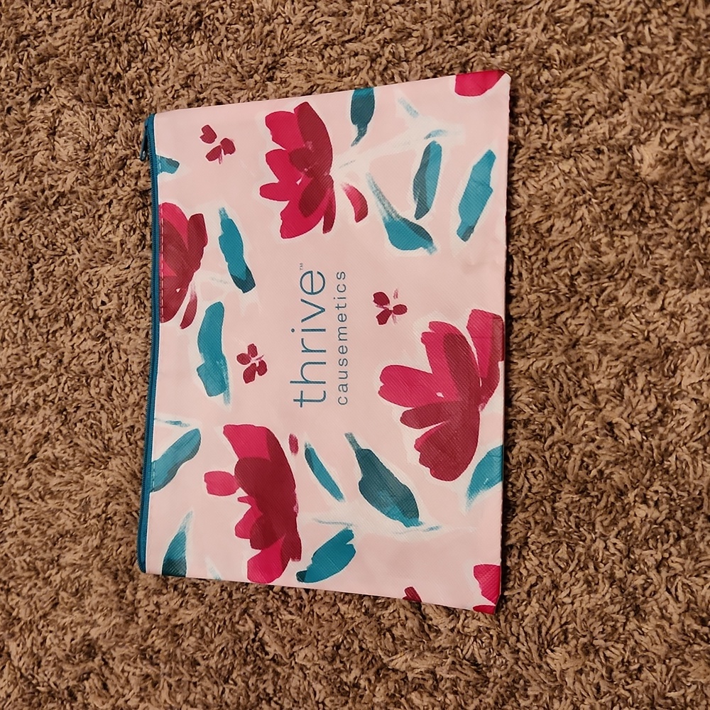 Thrive Causemetics Bag - Don't  Quit Your Daydream